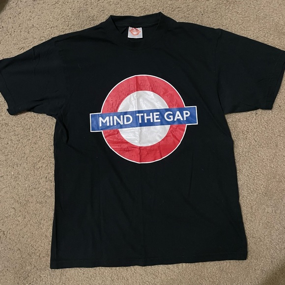 Underground Tops - Mind the gap T-shirt size small